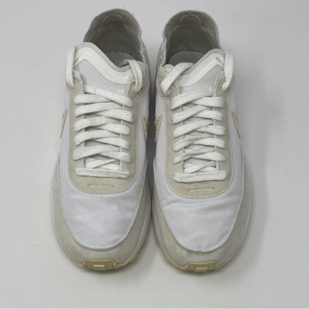 Nike Waffle One Woven Swoosh in summit White/Fossil Colorway Size 7.5